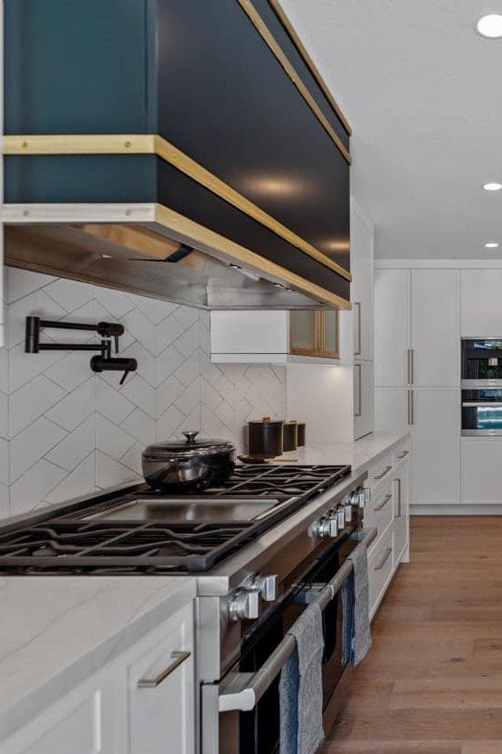 Modern kitchen remodel in Westlake Village by JRP Design and Remodel